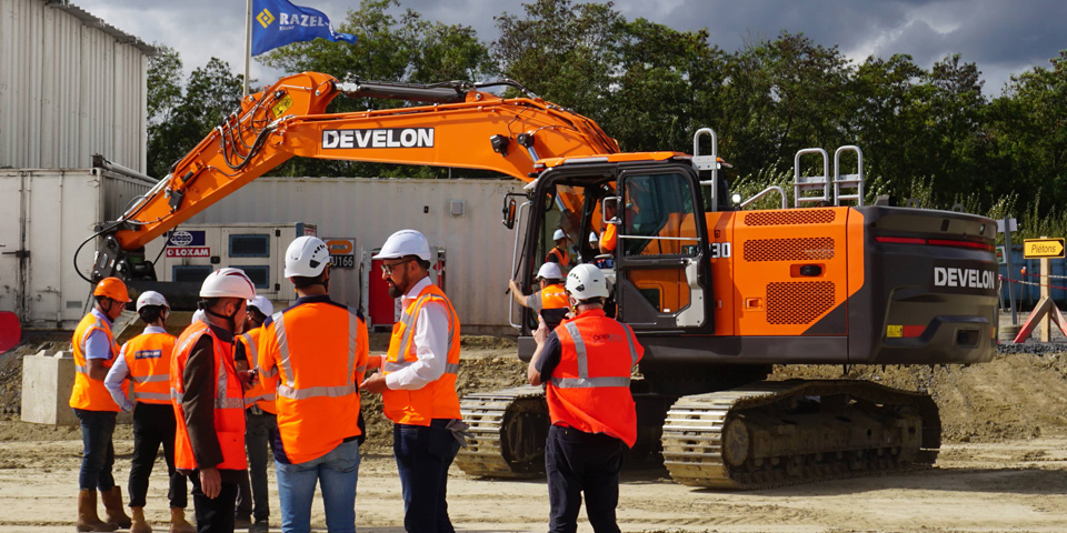From the 8th to the 11th of the month (local time), HD Hyundai Infracore conducted a four-day field demonstration of its new DEVELON excavator featuring smart safety technology for local construction companies in Compiègne, France.